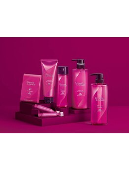 完全マンツーマンの施術だから、うねり・パサつき・広がりなど…お悩みをしっかりとヒアリングしてくれる☆