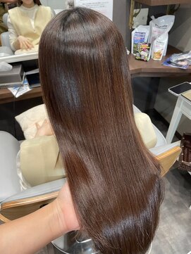 コンセプト 淡路店(concept) 髪に艶・まとまりを出し長さを活かしたロングストレートスタイル