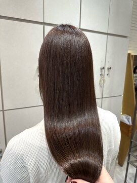 ヴァネッサ VANESSA 20代30代40代大人ナチュラルブラウンカラー鶴見渡辺りん