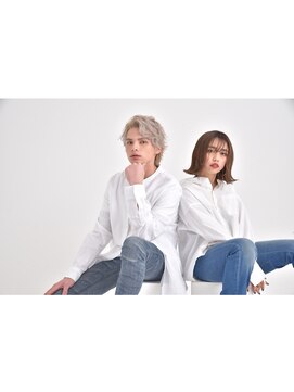 コア 新宿(CORE) a/フェイスフレーミング/グレー/チェリーレッド