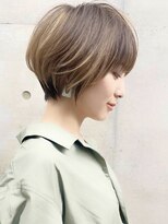 アンド ストーリーズ(&STORIES)&nbsp;大人可愛い前髪ありのひし形耳掛けショートボブ　20代30代40代