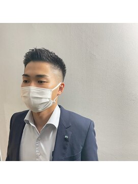 アリエッタ(aRietta) ビジネスバーバー フェードカット