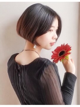 ミスグランディーヴィラス(Miss Grandee VILLAS) 大人クラシカル切りっぱなしボブ