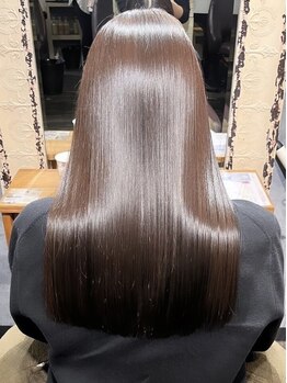 リラスール(LIRA soeur)の写真/〈髪質改善・ヘッドスパ・艶カラーの専門サロン〉デザイン性のある白髪ぼかし/ハイライトが大人気♪