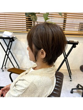 チリンバイロストシティー(Chillin by LOSTCITY) くびれショートボブ