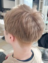 ミーティア バイ クアトロ(Meteor By QUATRO) ハイトーンマッシュ メンズショートヘア