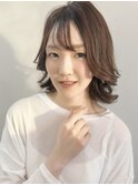 ふんわりくびれるナチュラルレイヤーミディアム