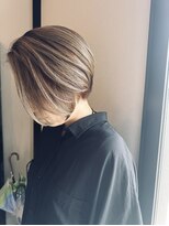 シークス(SYKTH.) 【40代にもオススメ】表面ハイライトで艶感プラス