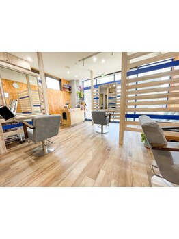 贅沢な貸切空間が魅力★マリンスタイルの爽やかな店内が居心地いい、stylist1名のみのプライベートサロン