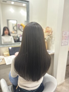 オリーブベージュ×記憶に残るトリートメント