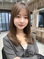 ポーチバイハニー オモテサンドウ(PORCH by HONEY omotesando)&nbsp;ミディアムヘアハッシュカットグレージュ1