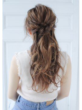 レジナヴィータ 栄(Reginavita) 【Reginavita栄】愛されハーフアップ@小野