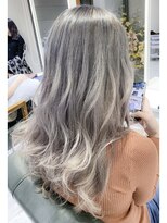 デイズ(days)&nbsp;ホイワイトアッシュグレージュデザインカラー☆ブリーチWカラー