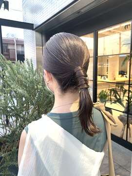 ニキータ(Nikiita) くすみグレージュ B6591