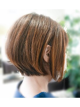 フォックスヘアー(fox.hair) 前下がりナチュラルショートボブ/fox.hair