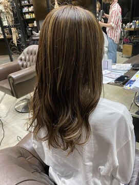 アールトゥーヘアー(art To Hair) ハイライト／マットグレージュ／ベージュ