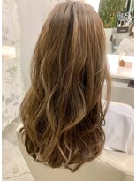 パシフィックダズールバトン(Pacific Dazzle baton) ベージュ×ナチュラルカール