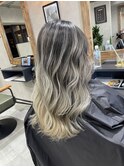 バレイヤージュ、ハイライト、レイヤーロング、グレーベージュ