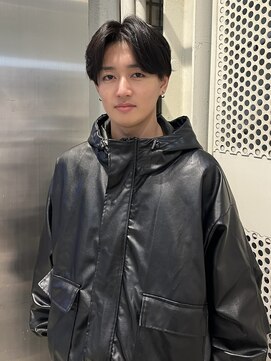 ゼストプール(ZEST POOL) men's 韓国ヘア　センターパート　毛流れパーマ