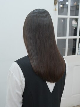 ジェナ(Jena) 毎朝のヘアセットが楽になる髪質改善縮毛矯正 横浜駅南西口