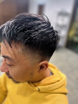 ヘアメイク リヴ(Hair Make Liv) 黒髪メンズショート×刈り上げ×スパイキー