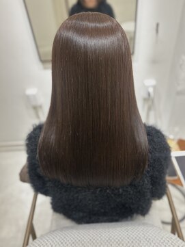 ホワイト(WHITE) 縮毛矯正ロング ナチュラルベージュ