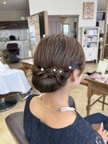 トップスタイル リッチ&nbsp;結婚式のお呼ばれに上品シニヨンアレンジ