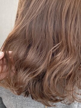 ジーナ 銀座中央通り(Zina) ブリーチなしのWカラーでつくる甘透けキャメルブラウンベージュ