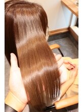 ヘアーアンドリラクゼーション クランプ(Hair&Relaxation clamp)の写真/本物の美髪へ導くヘアケア専門サロン♪髪の状態に合わせて選定する上質なトリートメントを多数ご用意◎