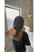 ホワイトベージュエアタッチバレイヤージュ☆