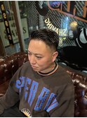 フェードハードパートスタイル
