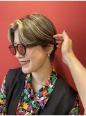 ハイトーンカラー耳かけウルフボブフェイスレイヤーカット