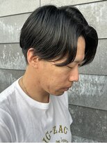 ヒュイル バイ ニアウ(Hwyl by Niau)&nbsp;MEN’S HAIRセンターパートスパイラルパーマニュアンスパーマ