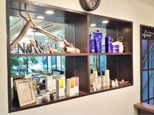 ビゼン 東伏見本店(hair make BIZEN)の雰囲気（インテリアにもこだわってます。【インナーカラー/ハイライト】）