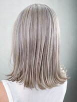 アイティー バイ アルバム 浦和店(IT by ALBUM)&nbsp;ホワイトブロンド_ココアブラウンフリンジウェーブ_ba297572