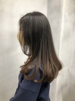 リコ(liko)&nbsp;顔周りレイヤースタイル(切りたくないけど雰囲気変えたい方に◯)