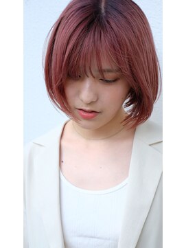 スリーアン(THREE ann.) ペールカラー　ピンク　ストレートボブ