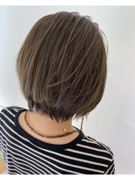 ジプソ(Gypso Hair salon) ショートボブ×アディクシーカラー×ピアスカラーラベージュ