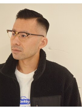 ザワイケーピー(THE YKP) フェード サイドパート バーバー 理容