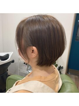 マーリエナル(MALIE NALU) ショートボブ