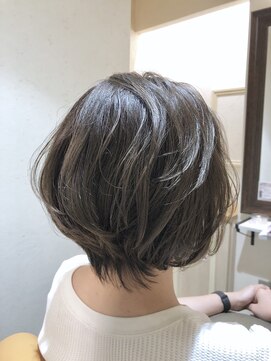 トゥーリ 筑紫野店(tuuli) tuuli筑紫野店☆ショートスタイル☆くすみカラー☆カット☆