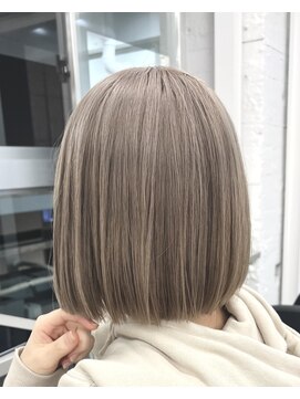 エイトセカンド 新宿三丁目店(EIGHT second) ミルクティーベージュ