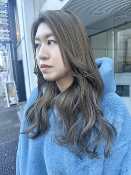 インビテーション(invitation) グレージュ・ブリーチ・ロングレイヤー