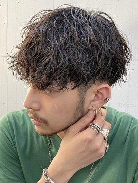 レタッチバイフィフス(RETOUCH by fifth) 波巻きスパイラルパーマメンズマッシュウルフセンターパート韓国