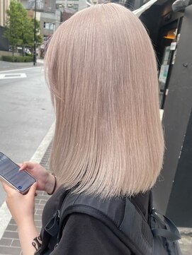 ルーブ トウキョウ(Loob. TOKYO) ミルクティーベージュ切っぱなしボブタッセルボブハイトーン韓国