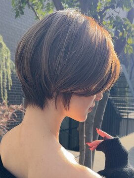 エリマ 武蔵小杉(elima) 武蔵小杉大人ショートボブベージュカラー丸みくびれショート30代