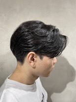 ニコ トウキョウ ヨコハマ(nico)&nbsp;メンズセンターパートニュアンスパーマ毛流れメンズパーマ刈上げ