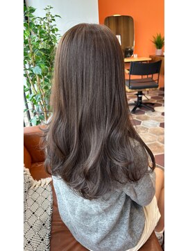 くすみベージュ