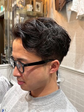 ルドローブラントオオサカ(LUDLOW BLUNT Osaka) 【LUDLOW　BLUNT】フェードカット　バーバーヘア　メンズパーマ