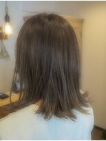 エイトワンゼロ(810)&nbsp;ミディアム 外ハネ 切りっぱなし